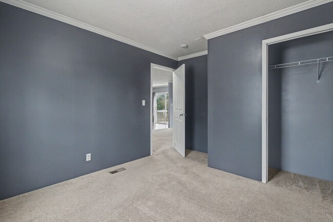 Building Photo - 212 Shipmans Pike