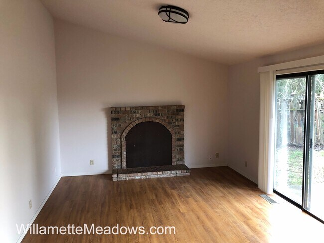 Building Photo - A Wonderfully Remodeled and Completely Updated 3 Bedroom, 2 Bath House with Geer Community Park i...