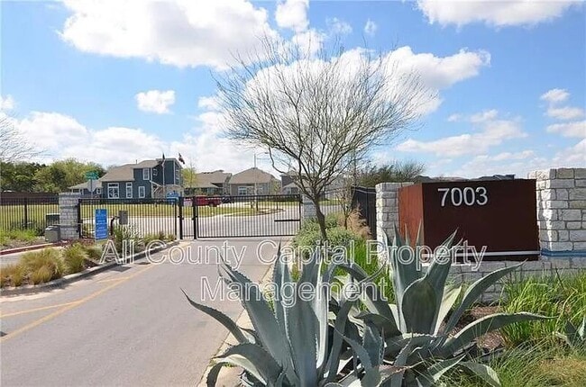 Building Photo - 2204 Capulet St