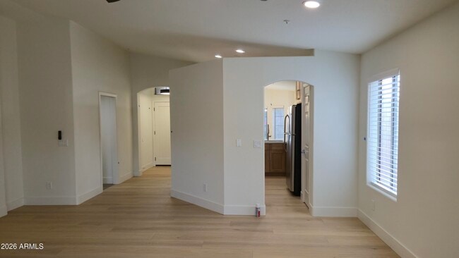 Building Photo - 9616 E Sheena Dr