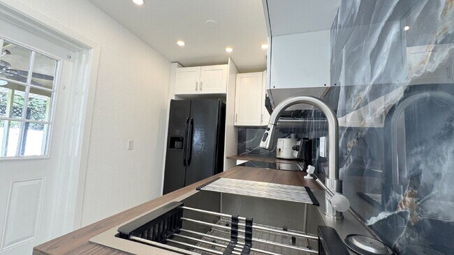 Building Photo - 507 Colfax Dr