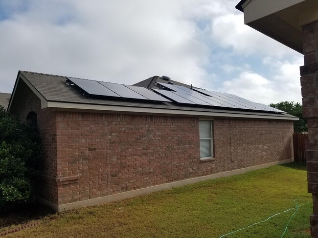 New Solar Panels - 6007 Lone Star Ct