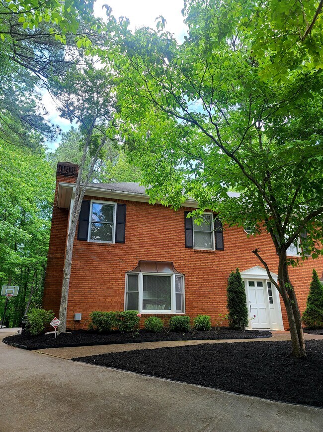 9045 Carroll Manor Dr 9045 Carroll Manor Dr Atlanta GA 30350