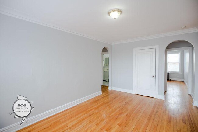 Building Photo - Bright and Sunny Cicero apartments! SPECIAL OFFER!