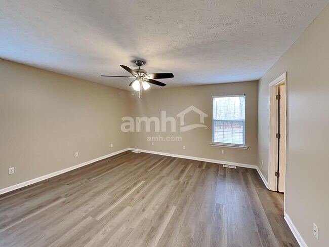 Building Photo - 114 Louise Dr