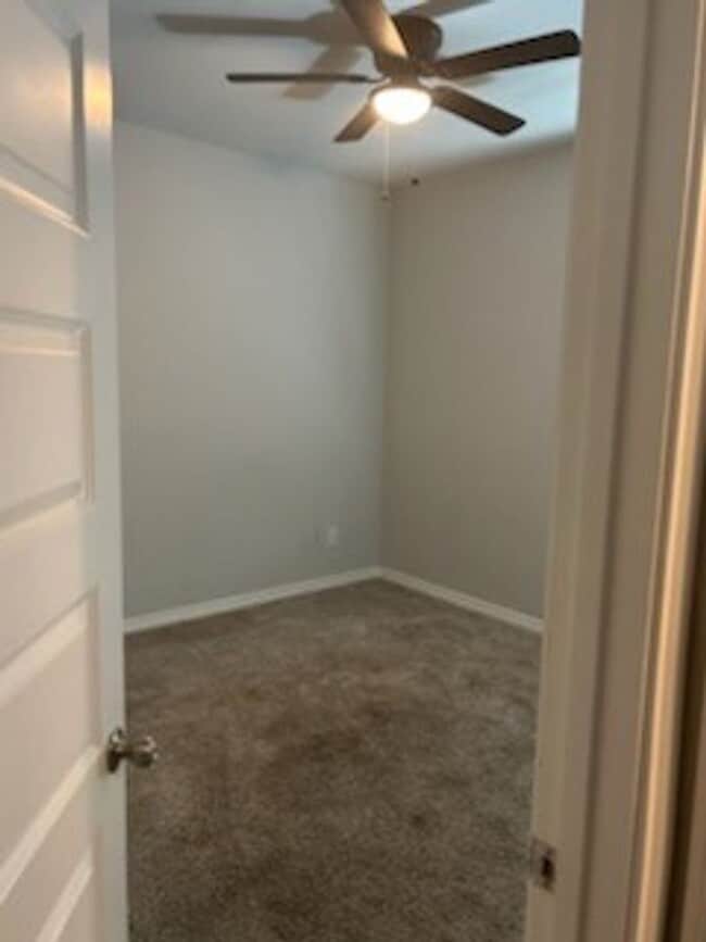 Building Photo - 4-bedroom 2-bathroom house for rent! HOUSI...