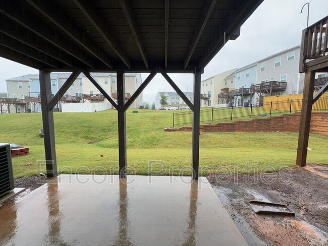 Building Photo - 333 Amber Acorn Ave