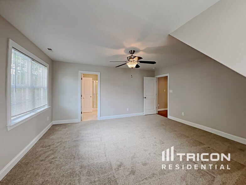 Building Photo - 806 Natural Springs Ct