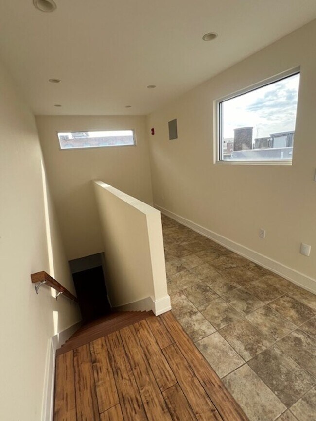 Building Photo - 125 Washington St