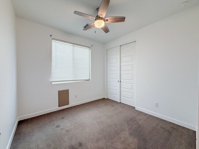 Building Photo - 3811 S 64th Dr