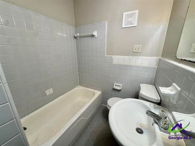 Building Photo - 102 Varee Dr