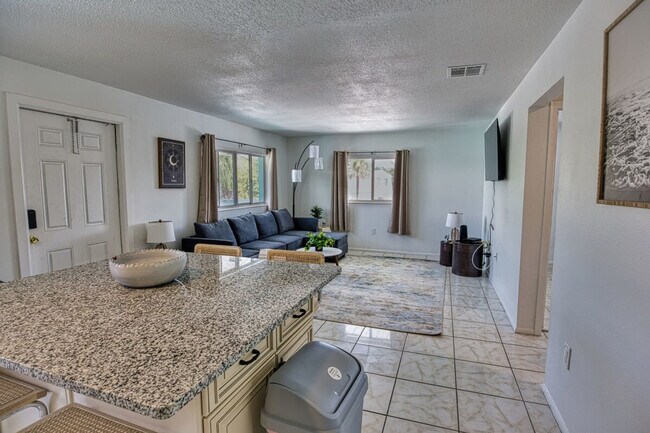 Building Photo - 505 Fillmore Ave