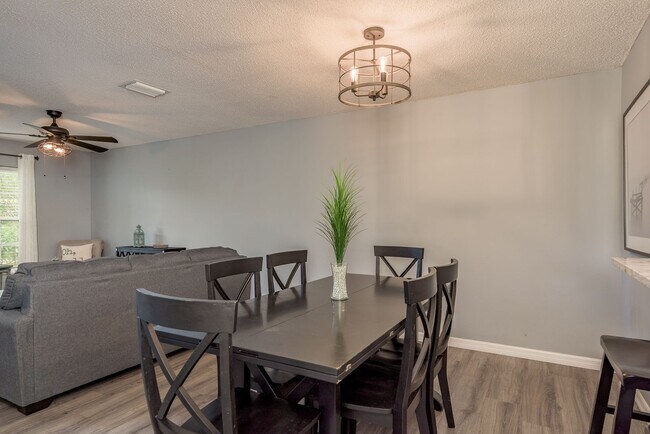 Building Photo - Andover Circle