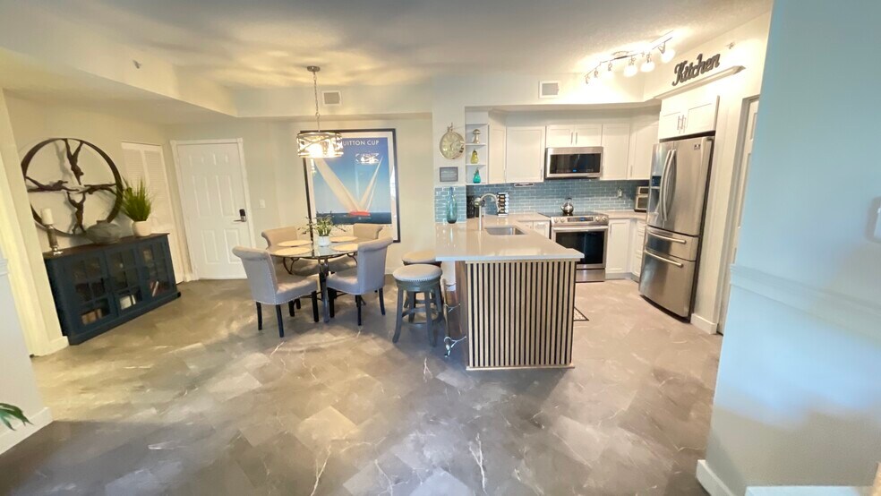 Building Photo - 780 S Sapodilla Ave