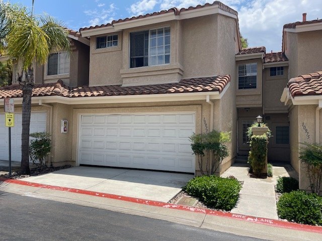 Building Photo - Sabre Springs Townhome