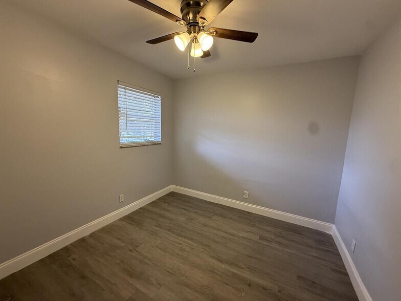 Building Photo - 7355 Woodmont Ter