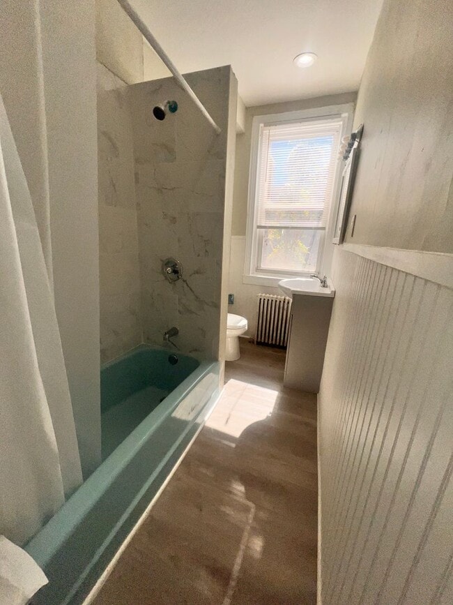 Building Photo - Contemporary 2 Bedroom Townhome w/ Updated Kitchen & Washer/dryer