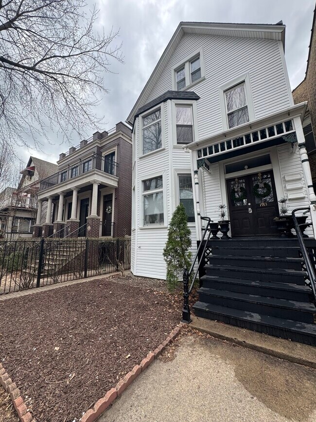 Primary Photo - 1913 W Cuyler Ave