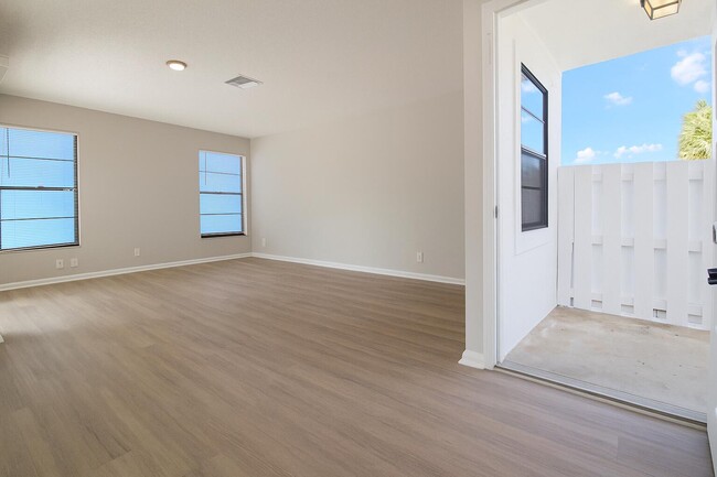 Building Photo - 9204 Roan Ln