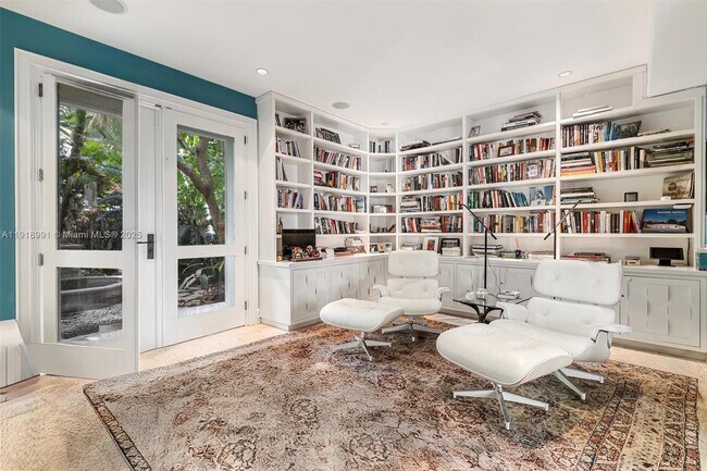 Building Photo - 16 Palm Ave