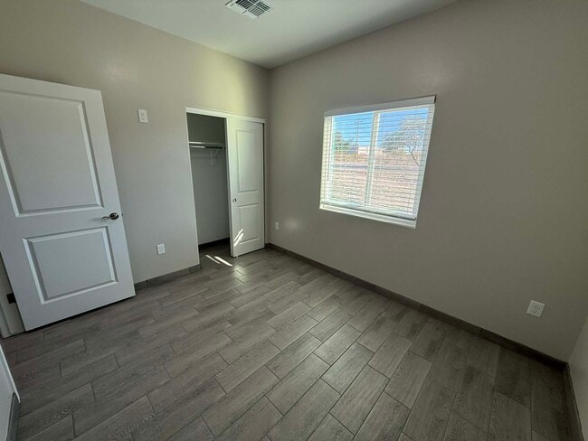 Building Photo - 803 N Van Alstine St