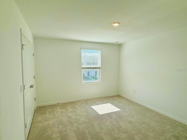 Building Photo - 2980 Skyline Lp