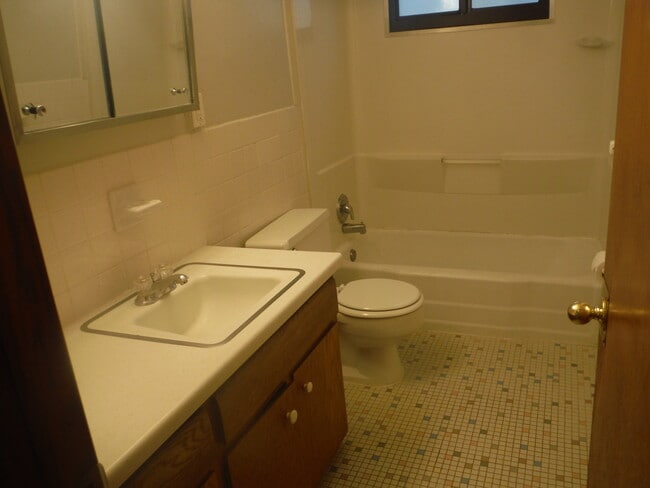 Building Photo - Buron Circle Apartments