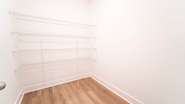 Building Photo - Move-In Special! Free January Rent — Stunning Like-New 4-Bedroom Home Just Minutes from Fort Stewart