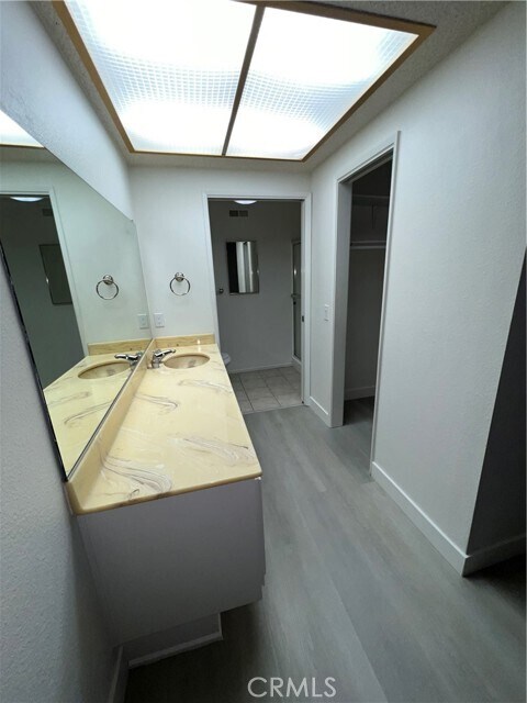 Building Photo - 15933 Alta Vista Dr