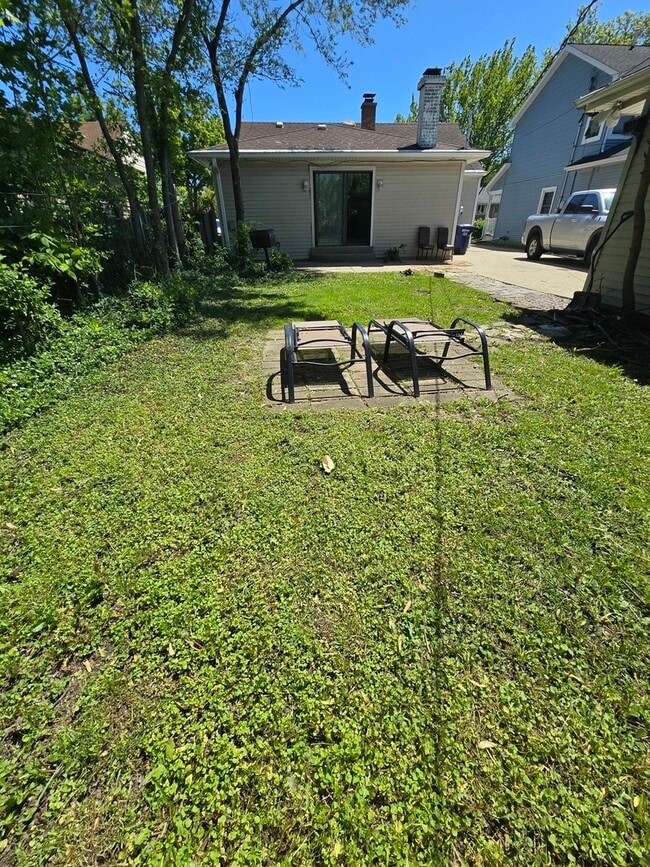 Building Photo - 1436 Beach Ave