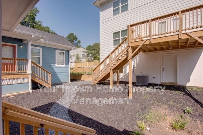 Building Photo - 2800 Mango Cir NW