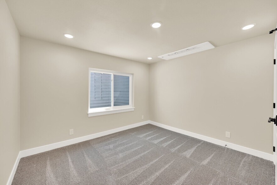 Building Photo - 4333 W Park Hollow Ln