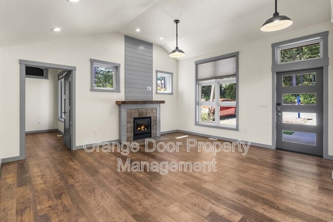 Building Photo - 7013 Stanich Ave