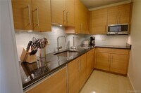 Building Photo - 1 Renaissance Square