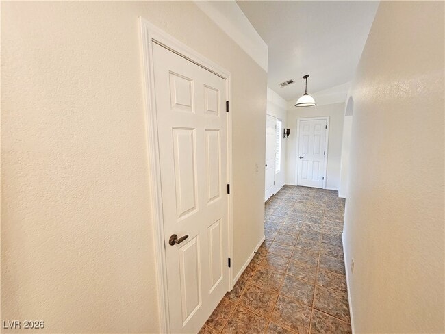 Building Photo - 3120 E Easy St