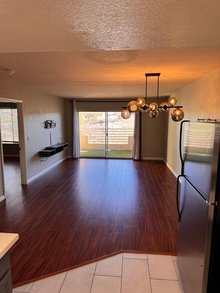 Building Photo - 1901 Desert Falls Ct