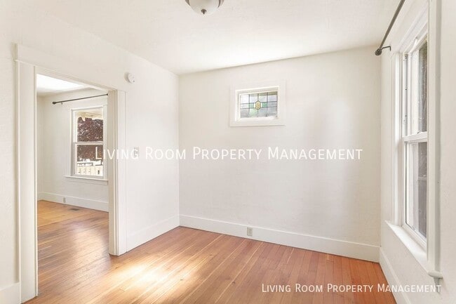 Building Photo - 6429 N Delaware Ave