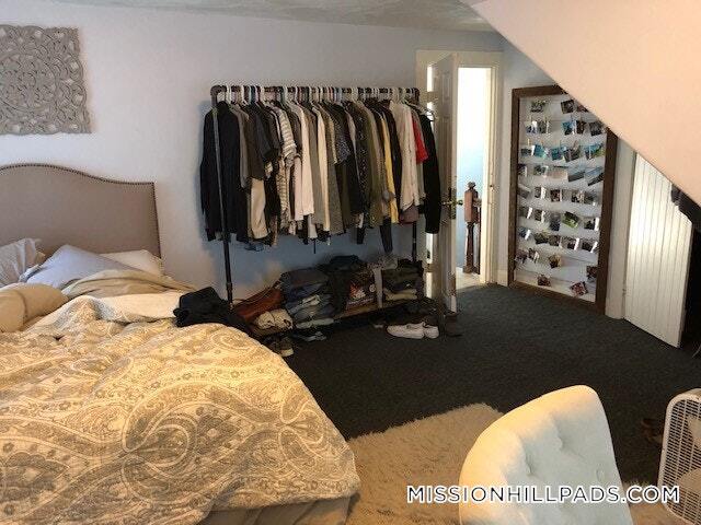 Building Photo - 40 Hillside St