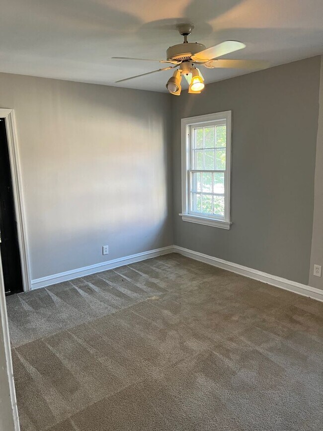 Building Photo - 3638 Lynnfield Rd
