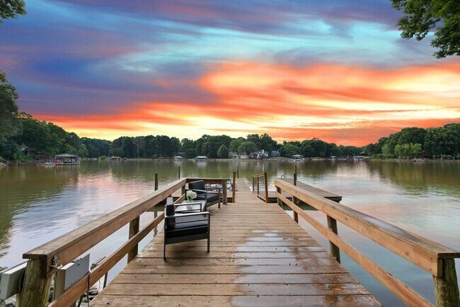 Building Photo - Northshore Landing