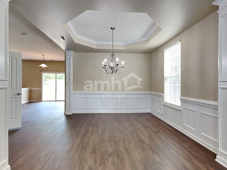 Building Photo - 2572 Viola Ct