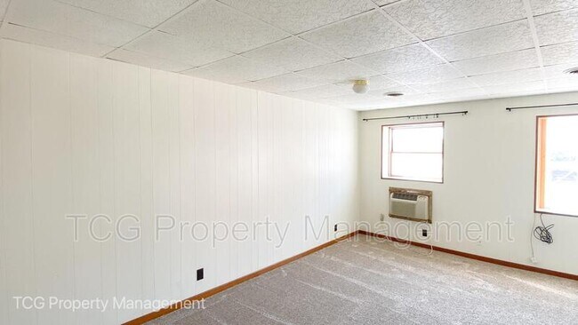 Building Photo - 510 S Main St