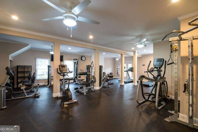 Building Photo - 27306 Plantation Dr NE