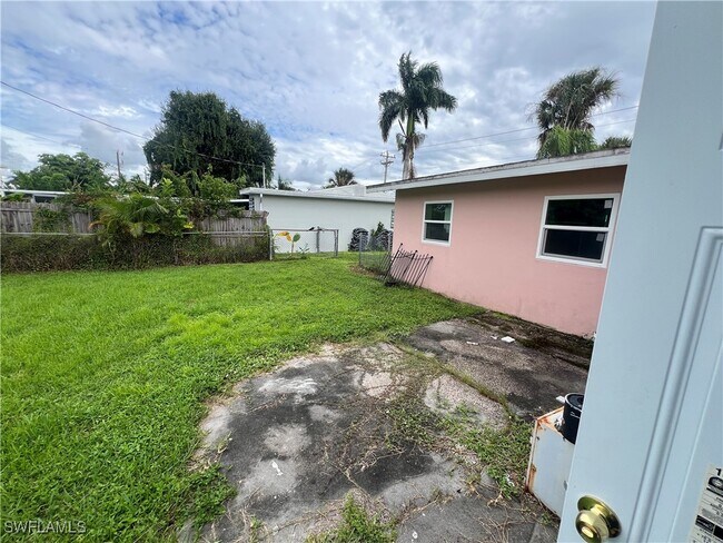Building Photo - 160 Brooks Rd