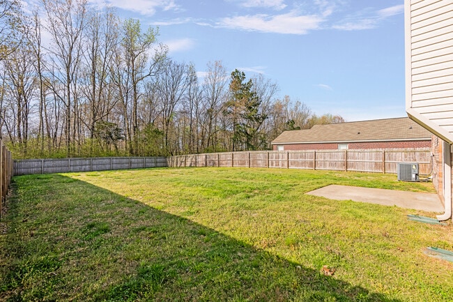 Building Photo - 138 Bermuda Lakes Dr