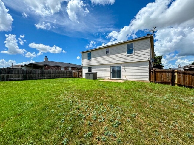Building Photo - 3302 Catalina Dr