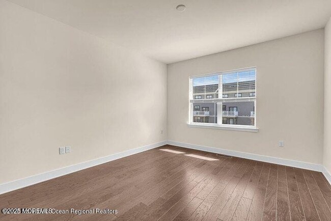 Building Photo - 50 Midway Rd S