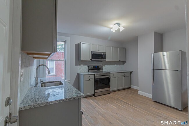 Building Photo - 27-29 York Street Unit 2