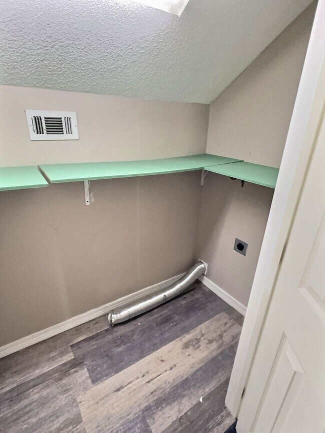 Building Photo - 9301 Blueberry Dr