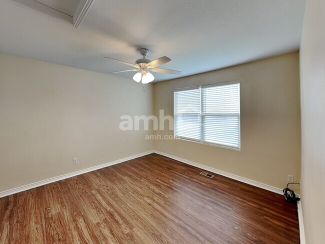 Building Photo - 1877 E Cedar Dr